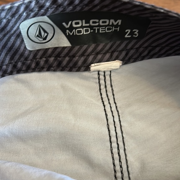 Volcom boy swim shorts - Picture 4 of 4
